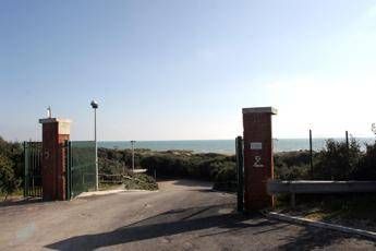 Ostia, spiagge Cancelli senza bagni e bagnini: diffida del Codacons al Comune di Ro