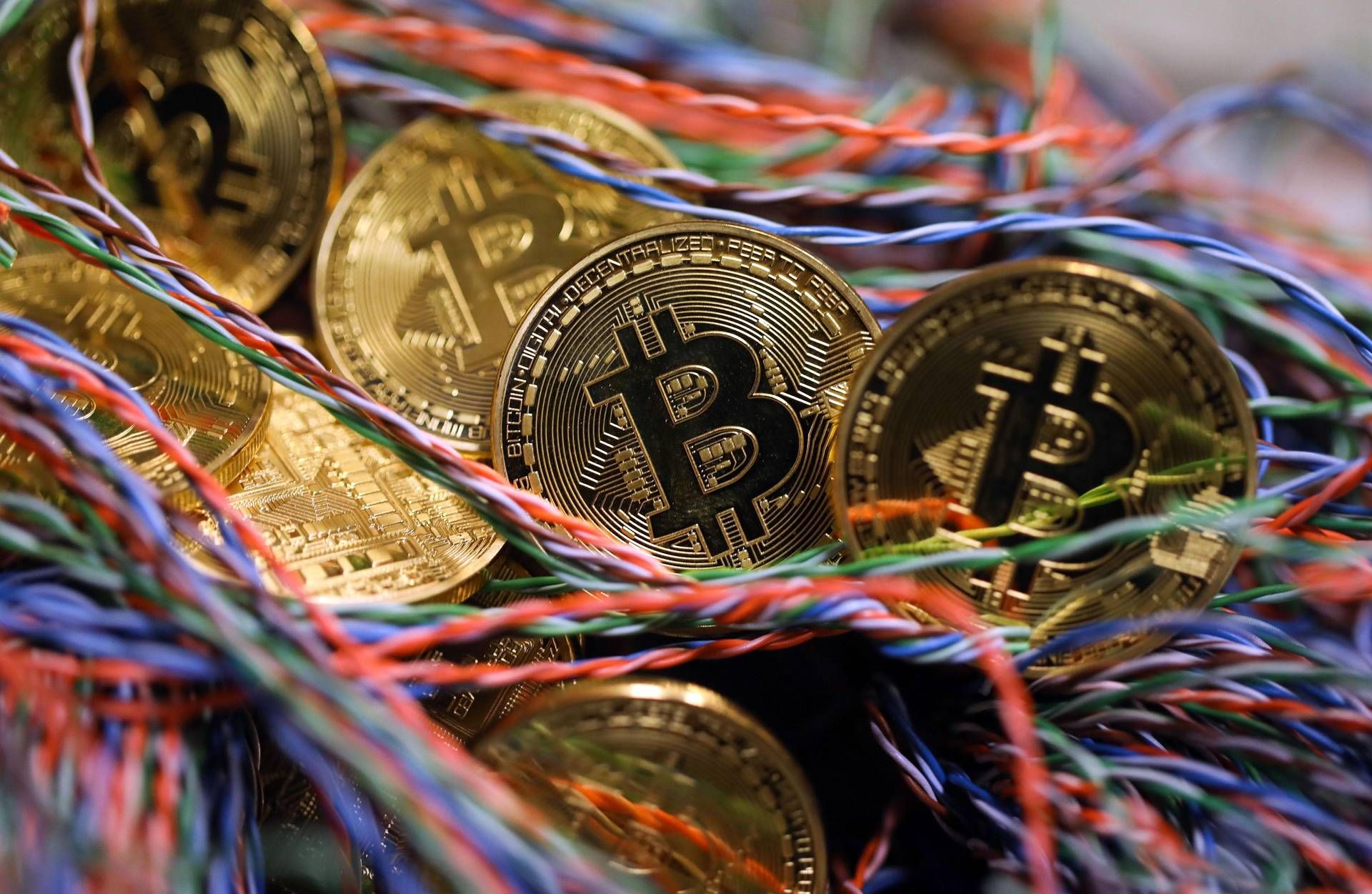 Bitcoin. Hazır bankalar, geç düzenleyici