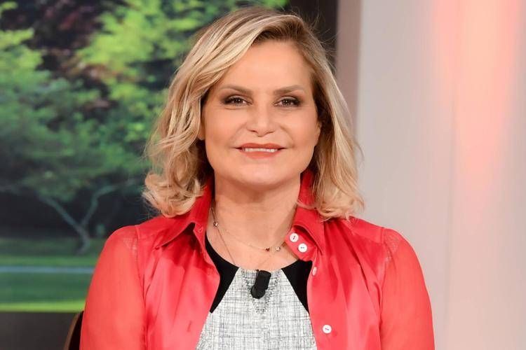 Simona Ventura e il post per la figlia Caterina: "Orgogliosa, trionfo dopo le difficoltà"
