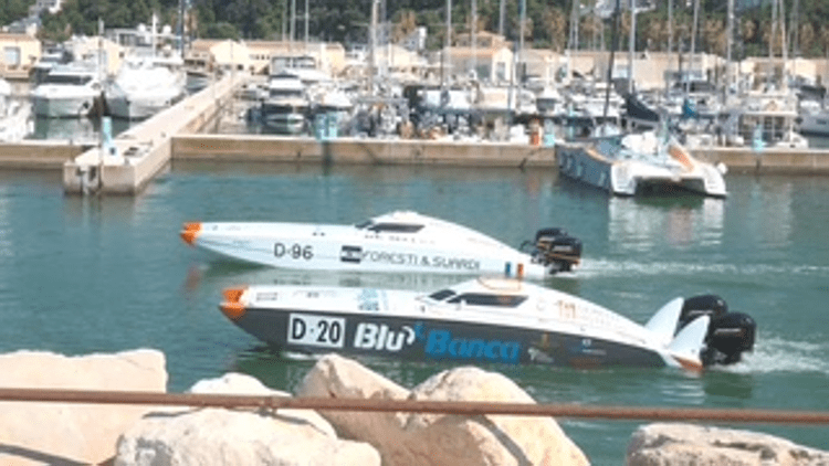 Mondiale Off shore di motonautica, Blu Banca vince la short race a Rodi Garganico