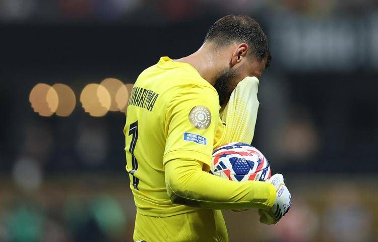 Neuer contro Donnarumma: "Doveva scusarsi con Musiala". Courtois lo difende