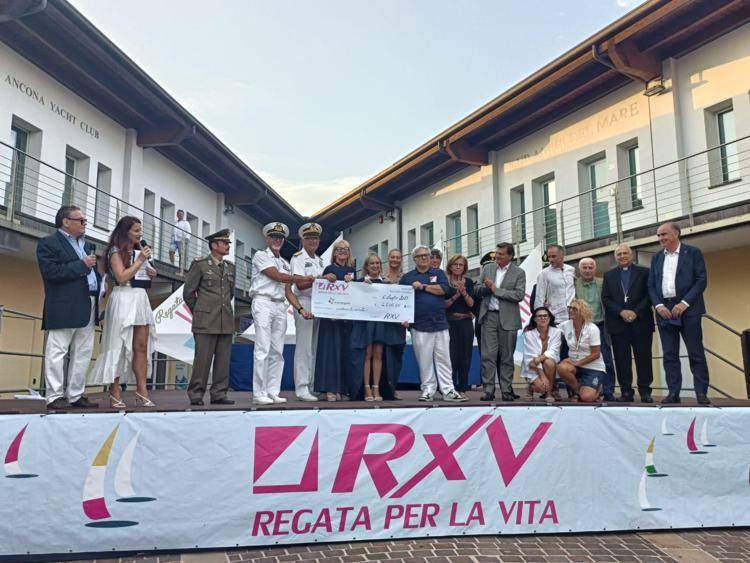 Settima 'Regata per la vita' a sostegno dell'oncologia delle Marche