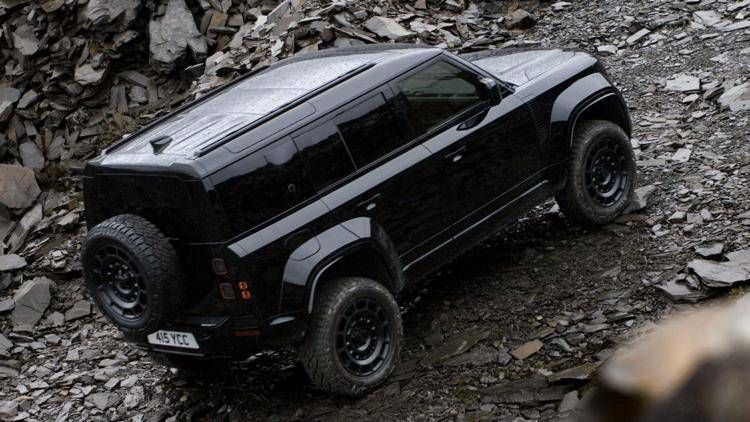 Defender Octa Black, la rock star 4x4