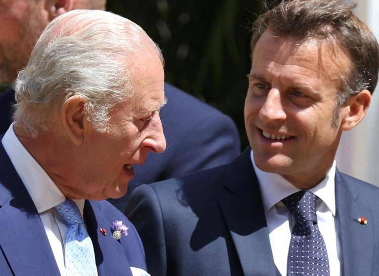 Re Carlo a Macron: "Affrontiamo sfide insieme come alleati e amici"