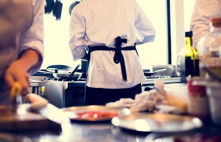 Il lavoro in cucina ()