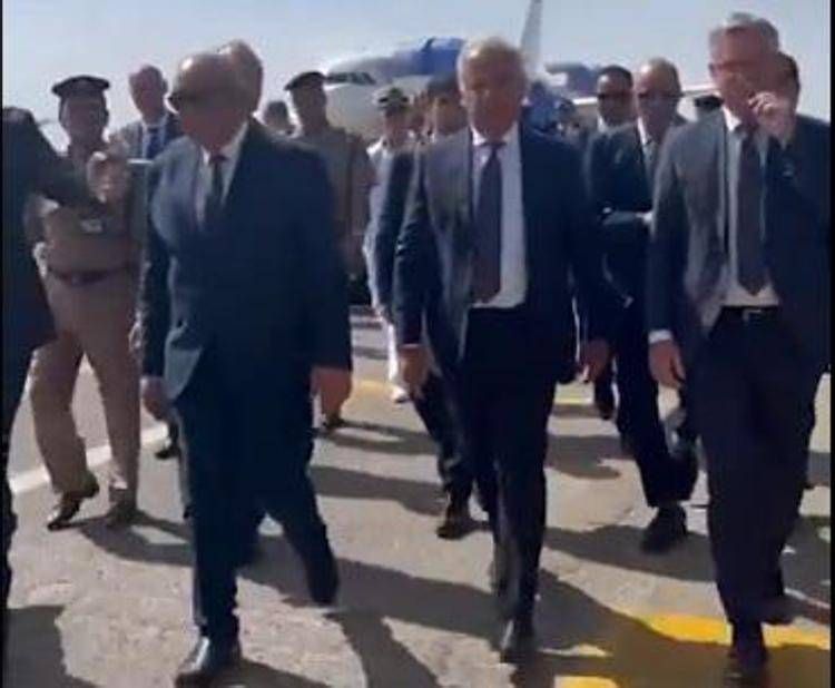 Libia, il 'ricatto di Haftar' dietro la cacciata della delegazione Ue con Piantedosi