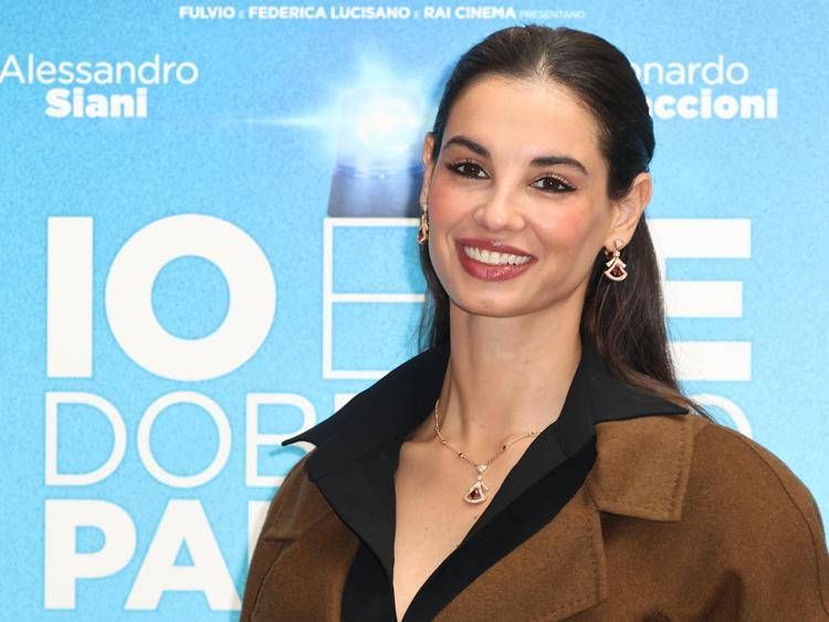 Francesca Chillemi incinta, si prende una pausa: "Gravidanza delicata"