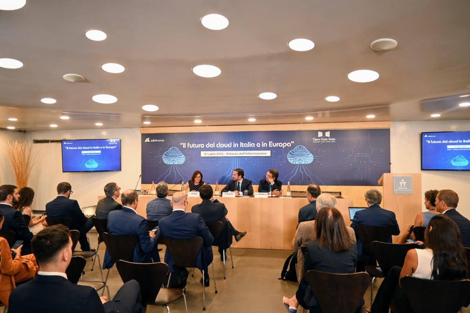 AB kuralları, yatırımlar ve strateji üzerine Roma noktasında bulut ve dijital geçiş
