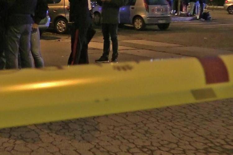 Incidente a Roma, scontro tra auto e moto su via Ostiense: un morto Incidente a Roma, scontro tra auto e moto su via Ostiense: un morto