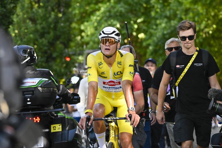 Tour, fuga d'oro di Healy nella sesta tappa. Van der Poel torna in maglia gialla