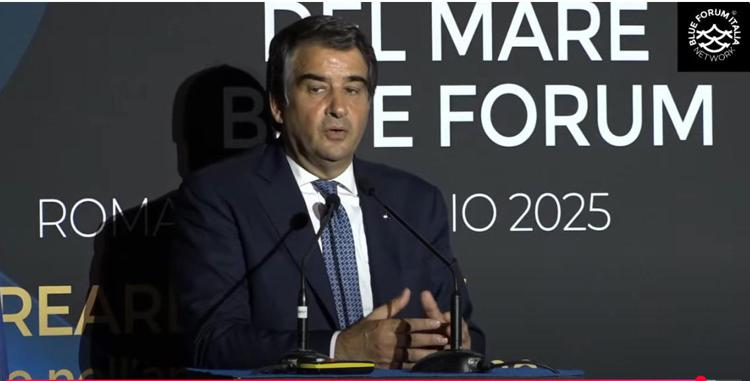 Mare, Fitto: "Semplificazione e riforme specifiche per promuovere l'economia del mare"