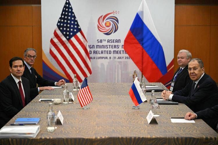 Marco Rubio e Sergei Lavrov a Kuala Lumpur - Afp