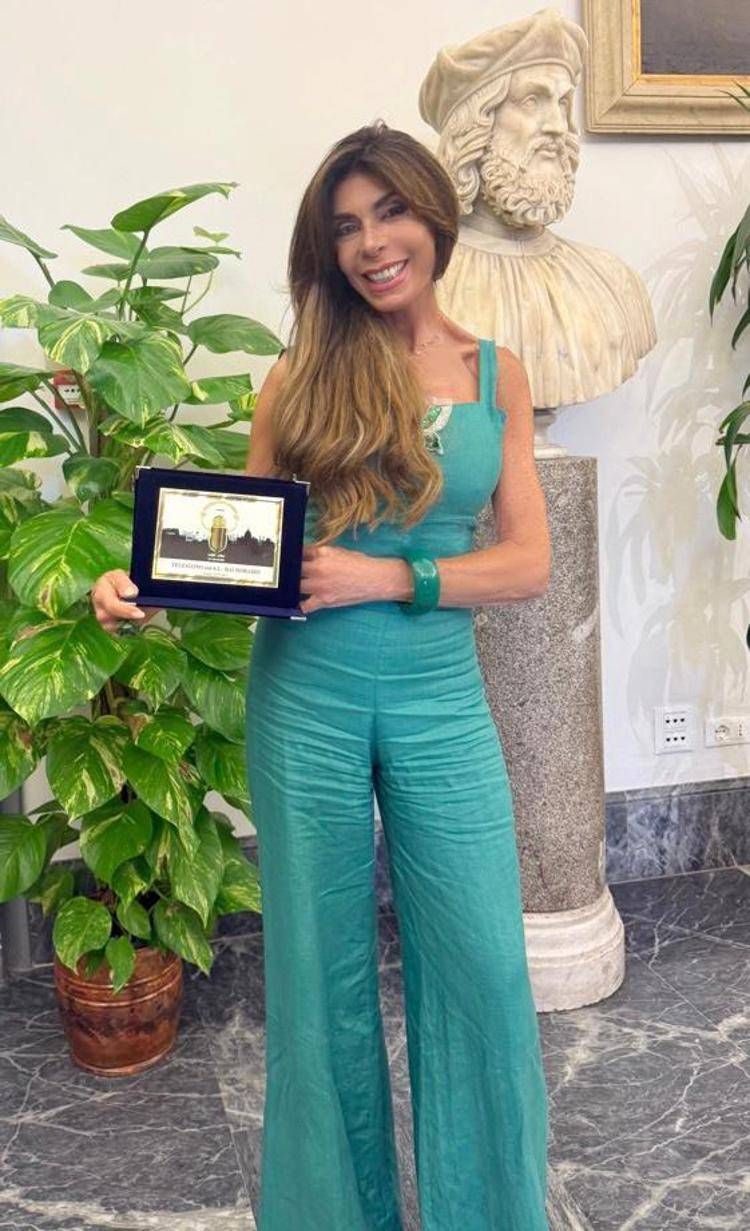 A 'Telesuono con A.I' di Myriam Fecchi il premio Rivelazione del Microfono d'Oro