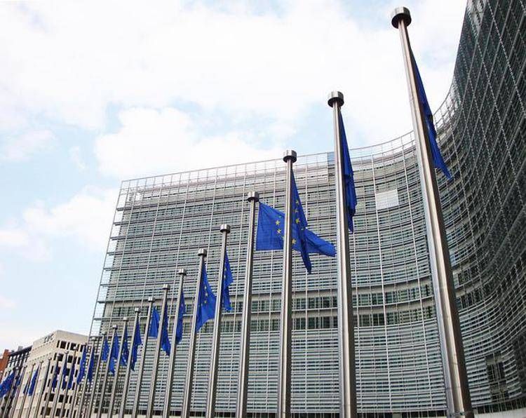 La Commissione Ue prepara la stangata sul tabacco: così le entrate finiranno a Bruxelles