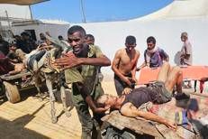 Gaza, spari sulla folla in fila per gli aiuti - Afp