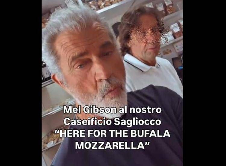 Mel Gibson nel casertano, l'attore pazzo per la mozzarella di bufala