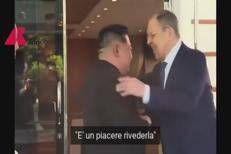 Kim Jong-un e Lavrov, l'incontro tra fumatori - Video