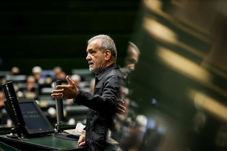 Iran, presidente Pezeshkian "ferito in raid israeliano a giugno"