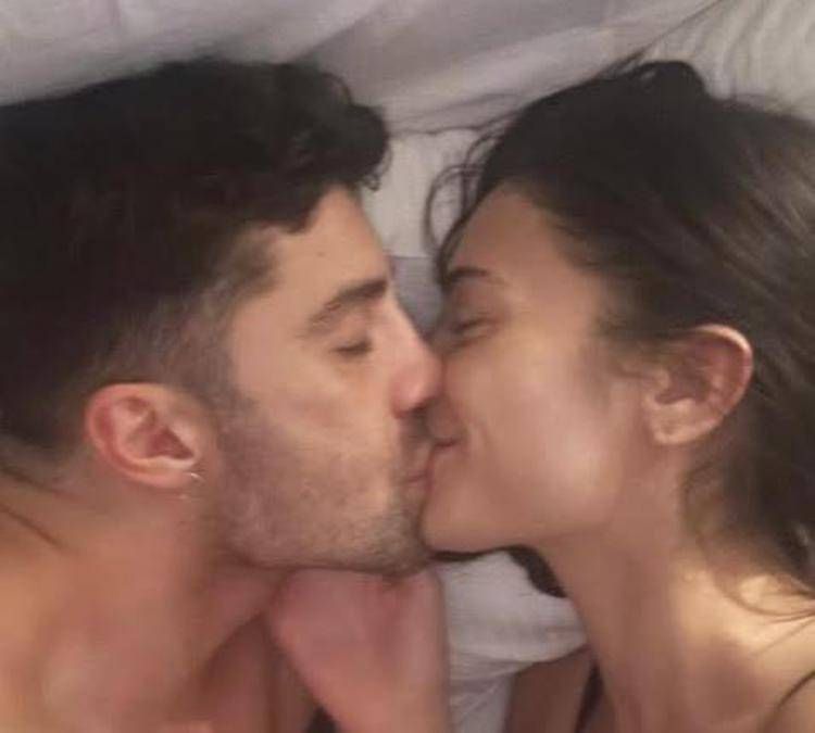 Elodie, un bacio tra le lenzuola con Iannone per smentire la crisi