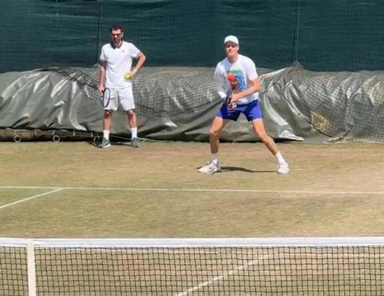 Sinner-Alcaraz, allenamento di Jannik prima di finale Wimbledon