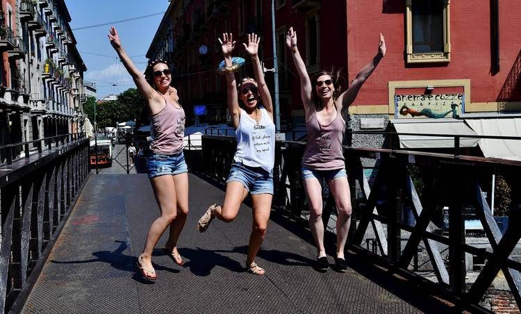 Festeggiamento per l' addio al nubilato di Laura con le amiche, tutte di Anversa, Belgio (Duilio Piaggesi, Milano - 2017-07-10) p.s. la foto e' utilizzabile nel rispetto del contesto in cui e' stata scattata, e senza intento diffamatorio del decoro delle persone rappresentate - FOTOGRAMMA