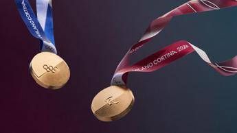 Milano Cortina 2026, svelate a Venezia le medaglie delle Olimpiadi Invernali