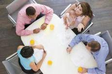 Iwg, lavorare vicino a casa d'estate in modalità ibrida aiuta i genitori a gestire meglio cura figli