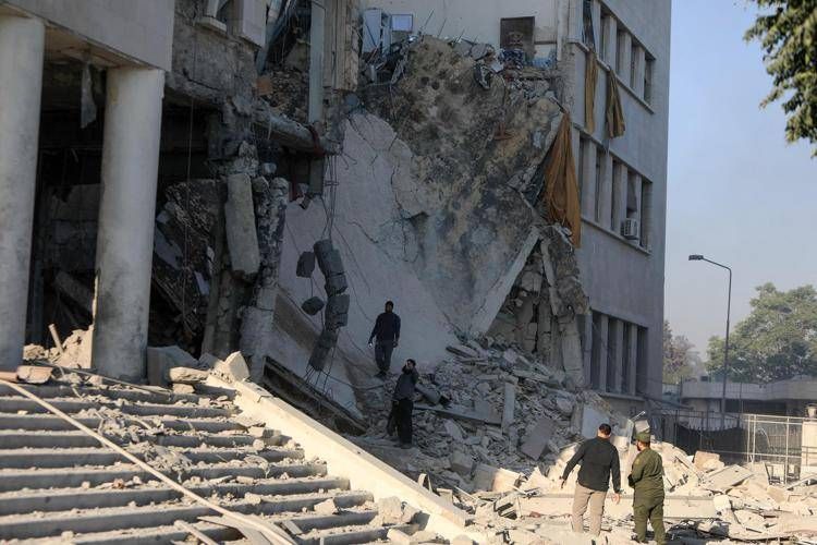 Siria, danni dopo raid Israele su Damasco - Afp