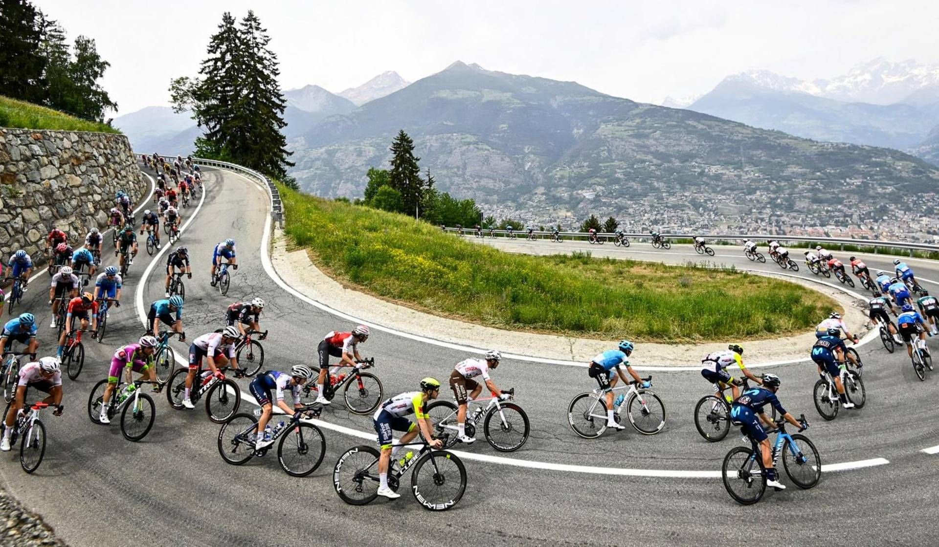 Morto il giovane ciclista caduto al Giro della Valle d'Aosta