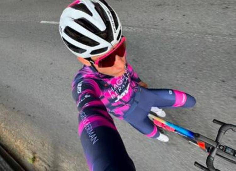 Morto il ciclista caduto al Giro della Valle d'Aosta, aveva 19 anni
