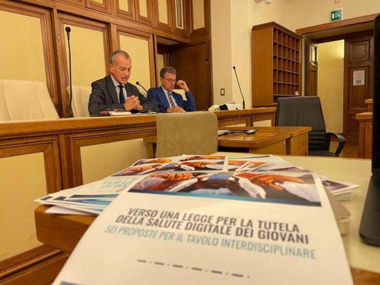 Salute digitale dei giovani: al via il tavolo per un progetto legislativo condiviso