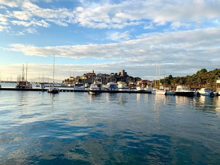 Porto Talamone, Sales entra nella compagine sociale