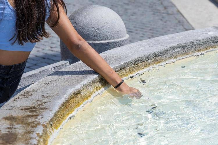 Caldo record, Palermo da bollino rosso e 6 città in allerta arancione