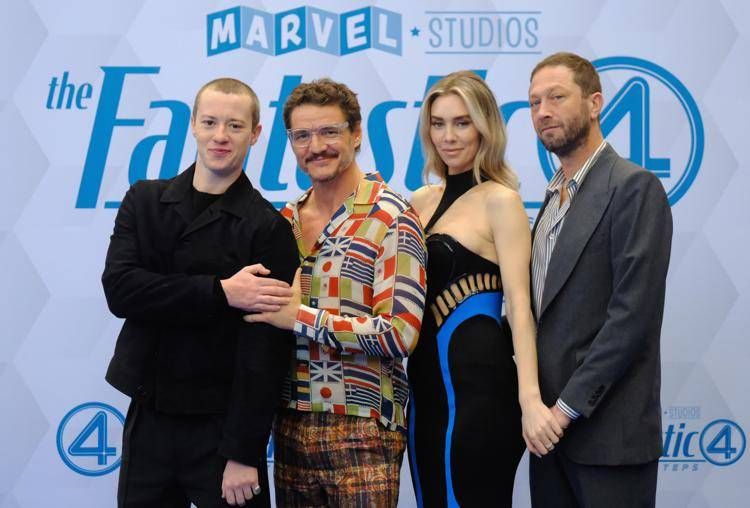 da sinistra: Joseph Quinn (Johnny Storm/Torcia Umana), Pedro Pascal (Reed Richards/Mister Fantastic), Vanessa Kirby (Sue Storm/Donna Invisibile) ed Ebon Moss-Bachrach (Ben Grimm/la Cosa) - The Walt Disney Company