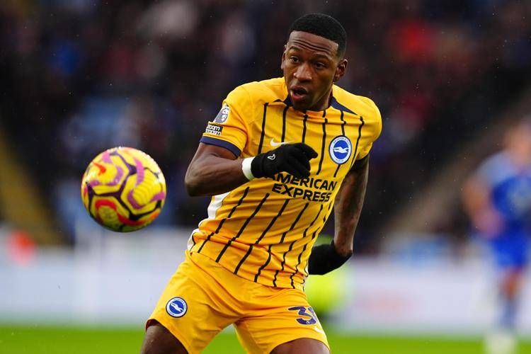 Milan, Estupinan si presenta con un coro... contro la Juventus