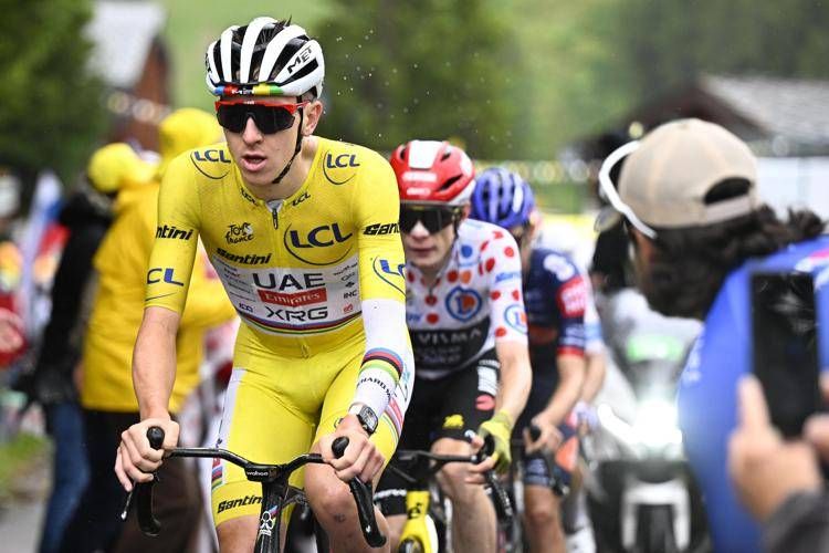 Tour de France, ad Arensman la diciannovesima tappa. Pogacar resta in giallo