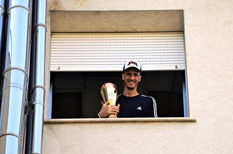 Polonara torna a casa dopo il primo ciclo di cure per la leucemia