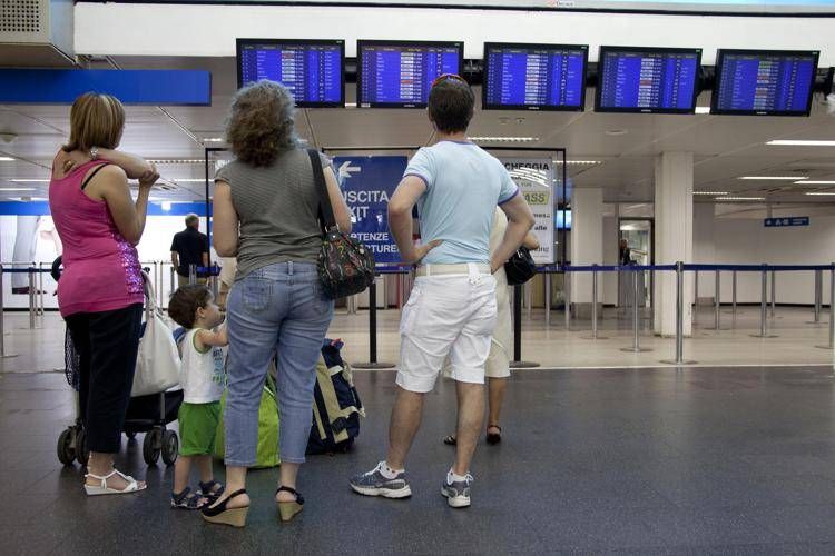 Sabato nero per il trasporto aereo, oggi 4 ore di sciopero