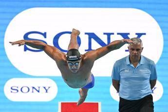 Mondiali nuoto, Martinenghi argento nei 100 rana. Bronzo per Ceccon nei 50 delfi