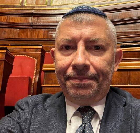 Scalfarotto con la kippah in Senato: "Nessuno deve avere paura di indossarla"