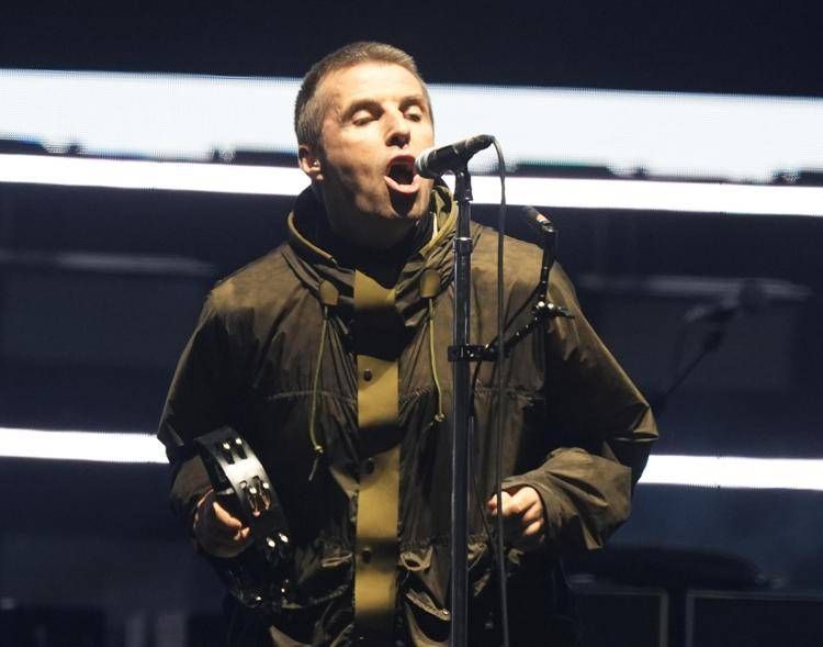 Oasis, Gallagher attacca i 'rivali' Arsenal e United: "Chiudete quella bocca"