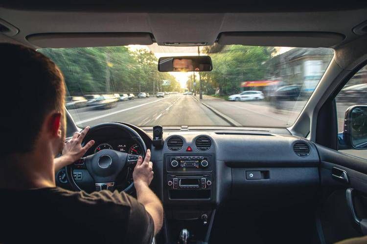 Conviene comprare un'auto nuova o usata? Consigli per la scelta