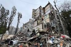 Macerie a Kiev dopo il maxi attacco russo - Afp