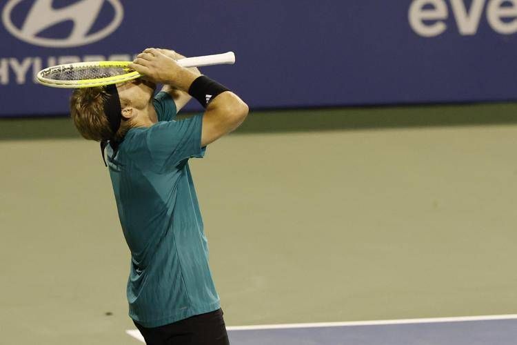 Davidovich Fokina attacca Toronto: "Orario partite inaccettabile". Evans: "Patetico"