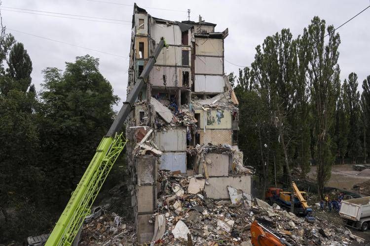 Kiev dopo l'ultimo attacco della Russia - (Afp)