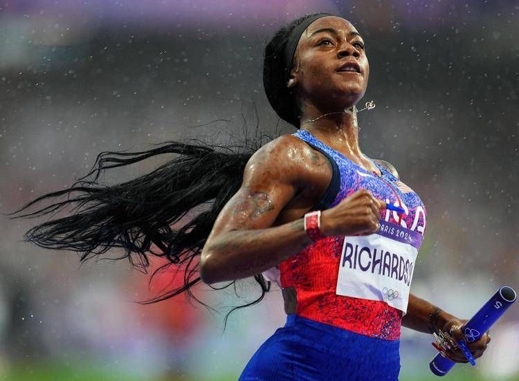La stella dell'atletica Usa Sha’Carri Richardson picchia il fidanzato: arrestata e rilasciata. Cos'è successo