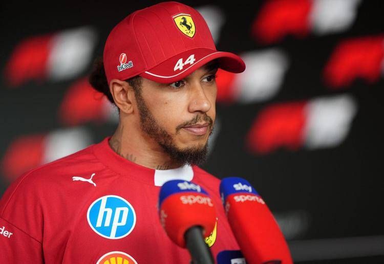 Delusione Hamilton: "Cosa mi manca? La Ferrari dovrebbe cambiare pilota"