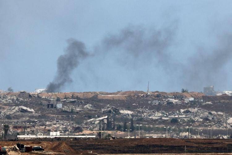 Esplosione e fumo a Gaza - Afp