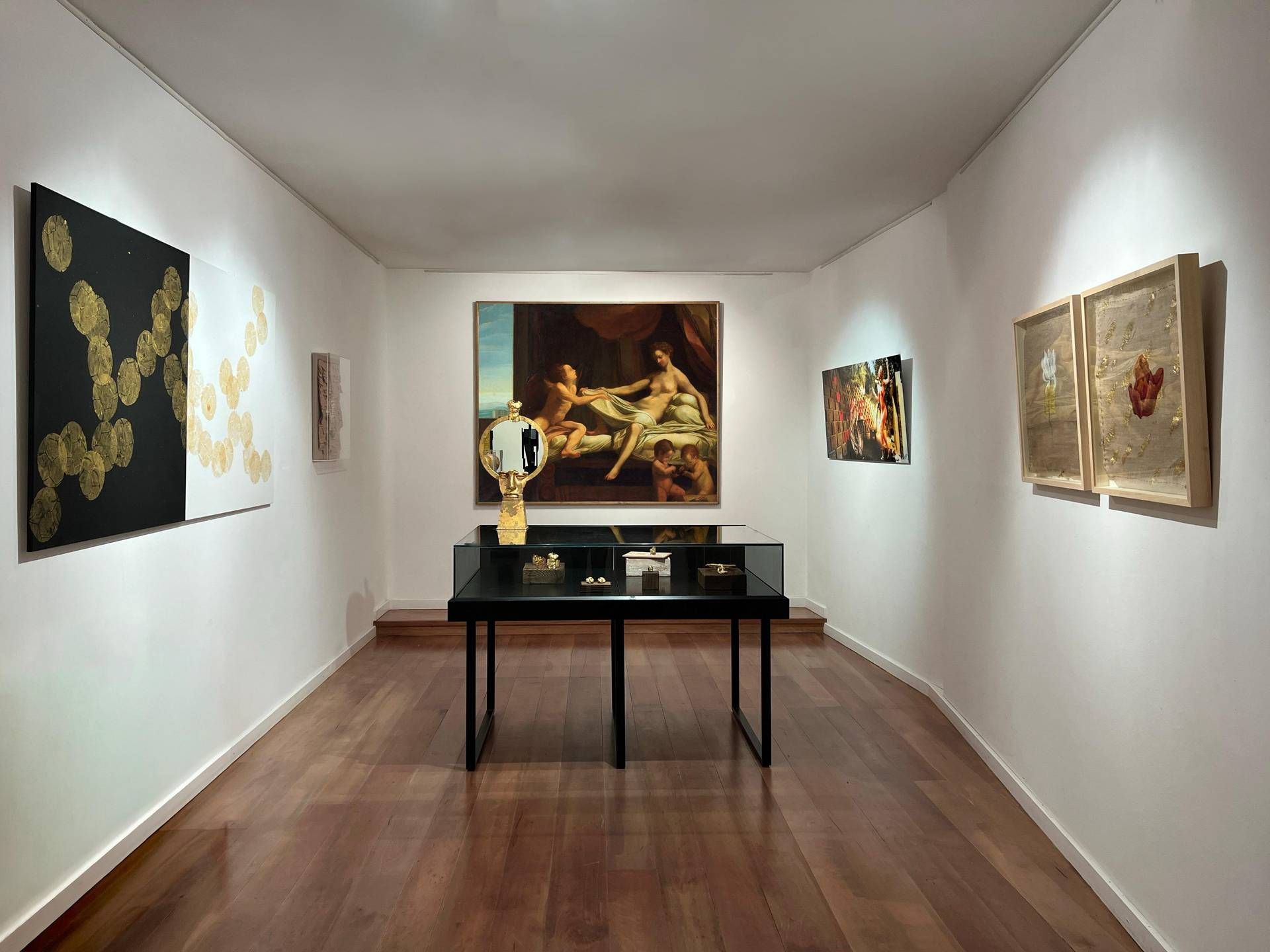 Arte、CortinaのアートギャラリーContiniで展覧会「… Glitters That That Glitters」