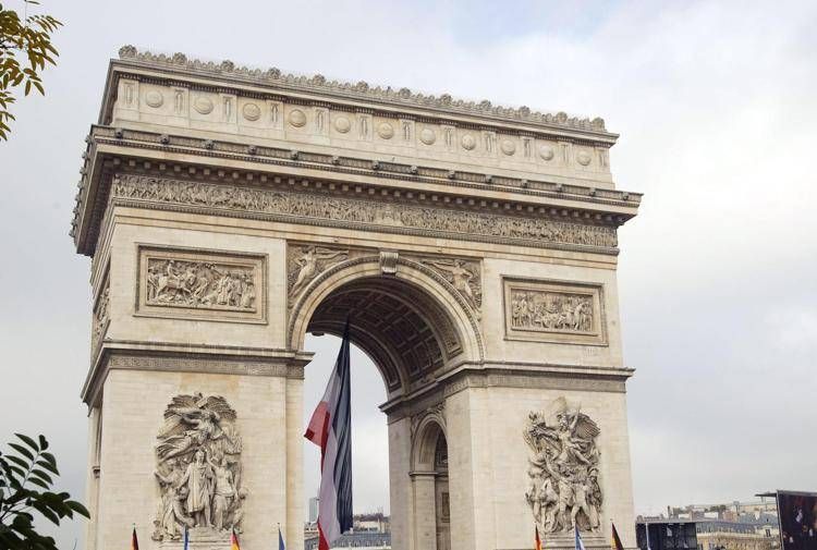 L'Arco di Trionfo a Parigi - Fotogramma / ipa